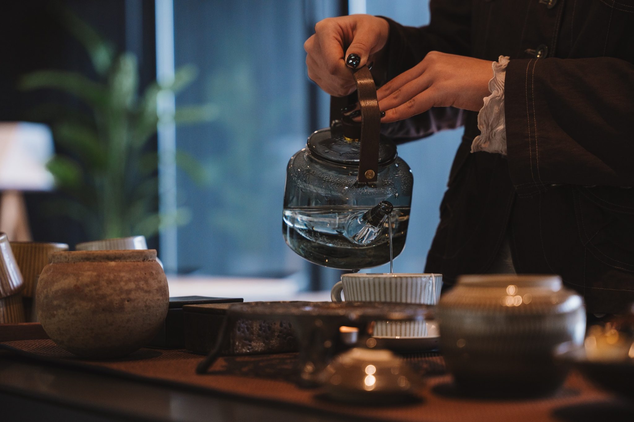 ラウンジで楽しむ温かな一杯